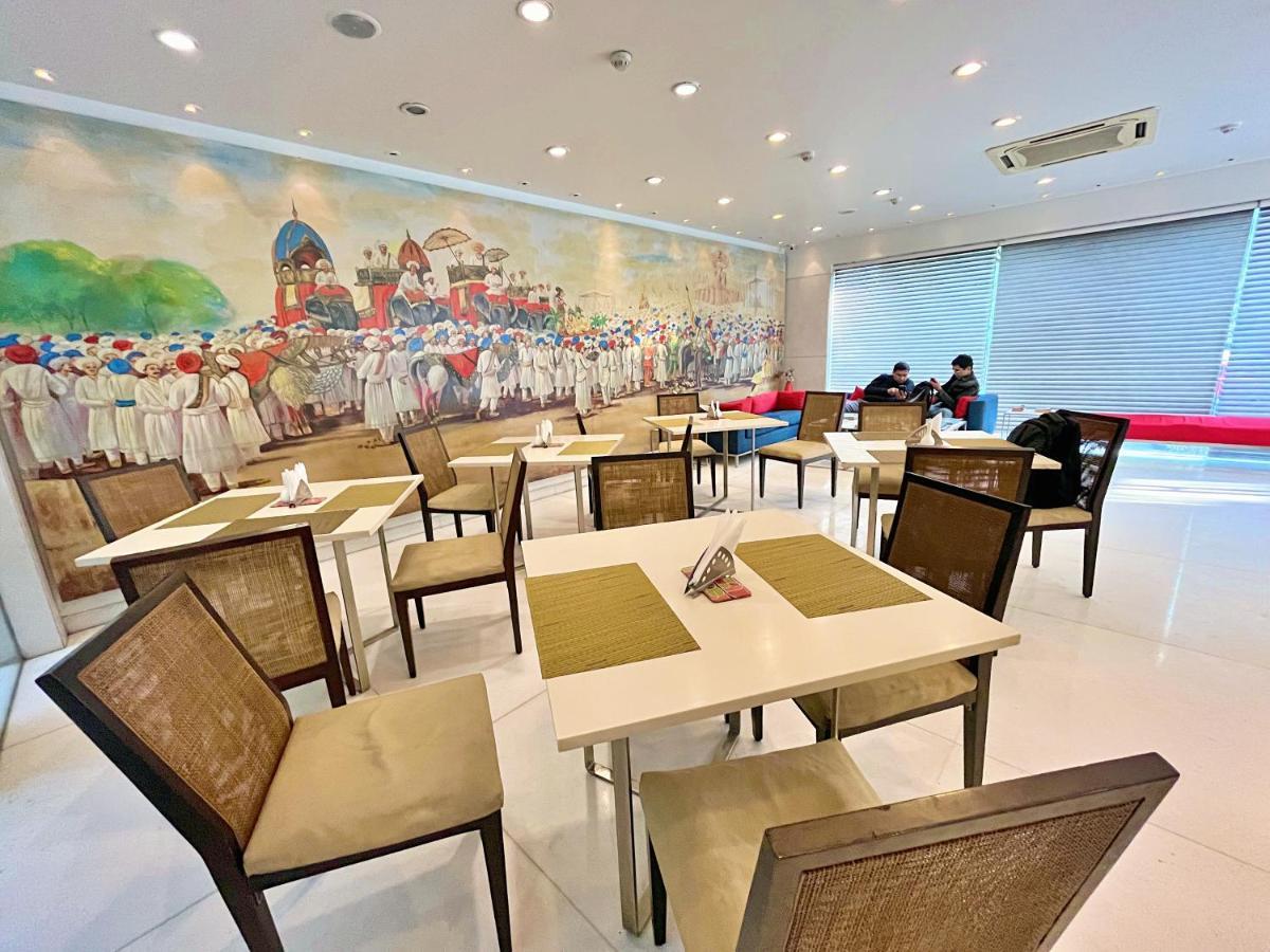 Amber Inn By Orion Hotels Nueva Delhi Exterior foto
