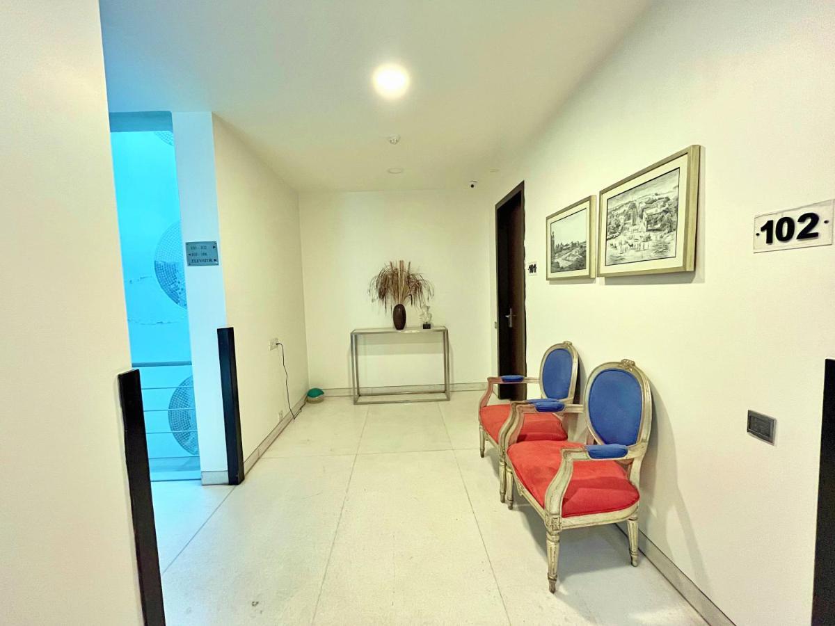 Amber Inn By Orion Hotels Nueva Delhi Exterior foto