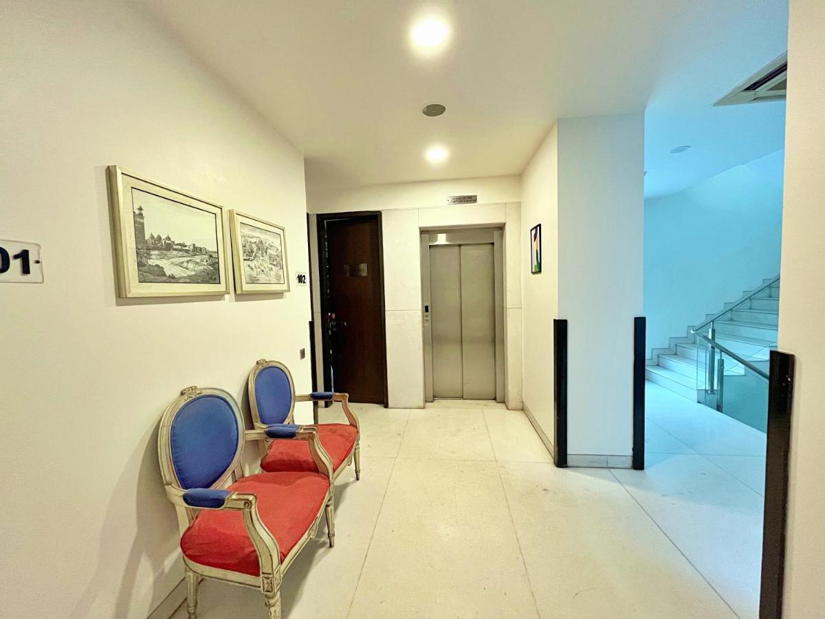 Amber Inn By Orion Hotels Nueva Delhi Exterior foto