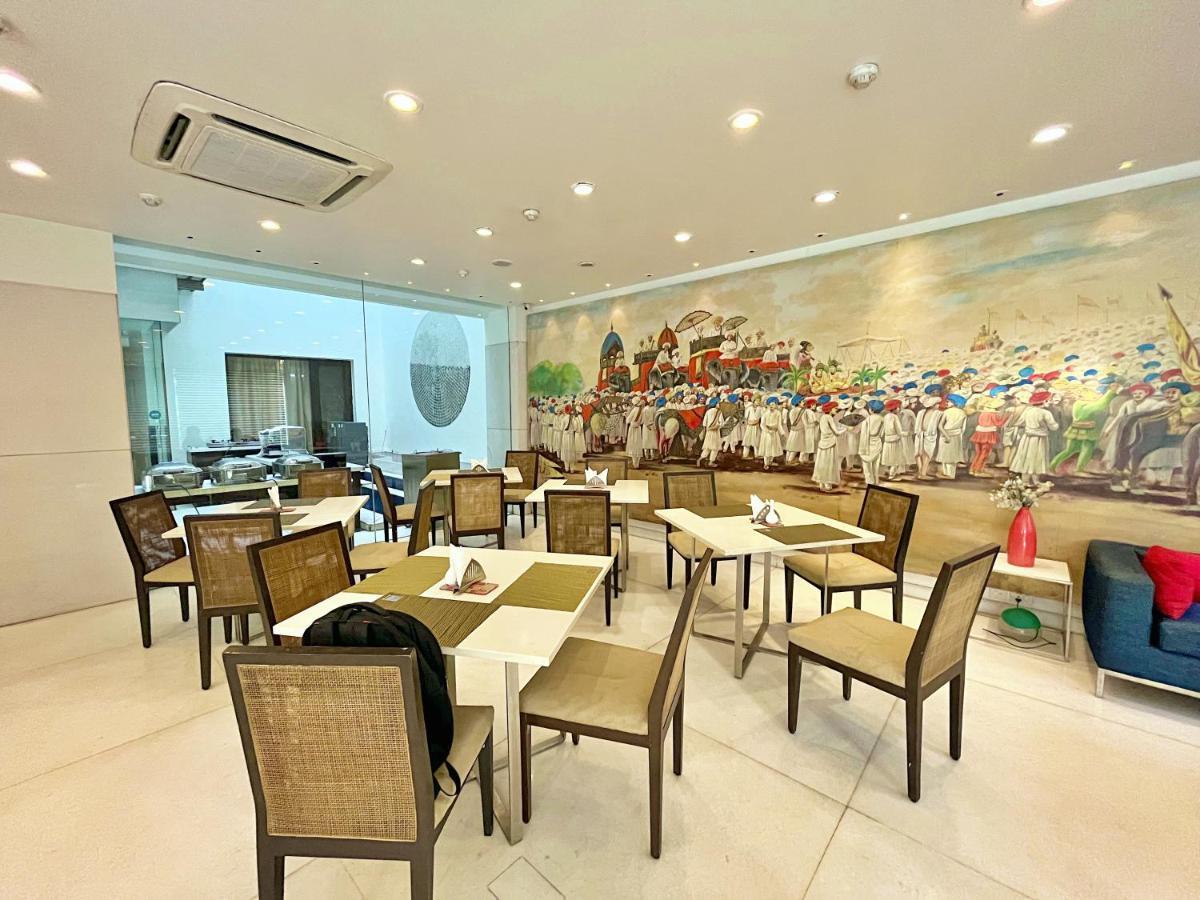 Amber Inn By Orion Hotels Nueva Delhi Exterior foto