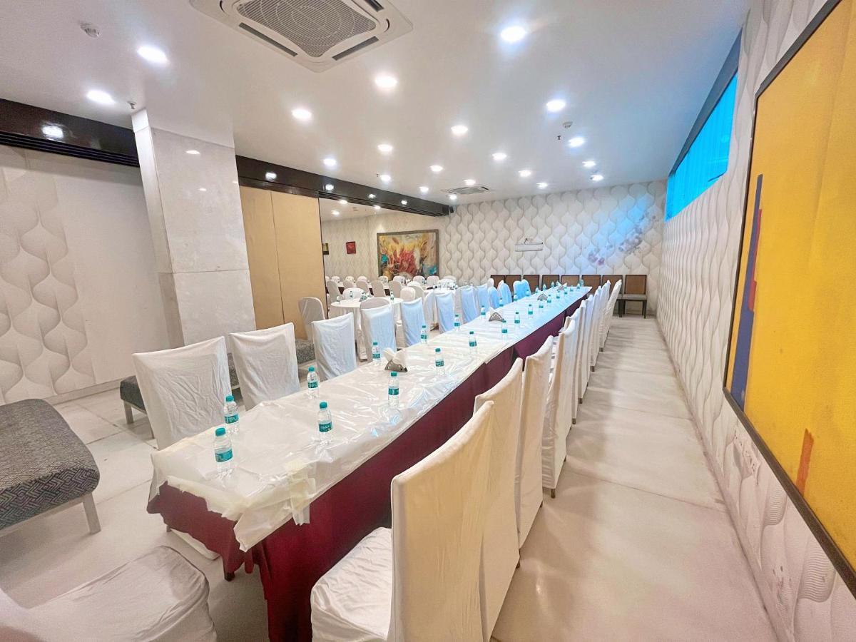 Amber Inn By Orion Hotels Nueva Delhi Exterior foto