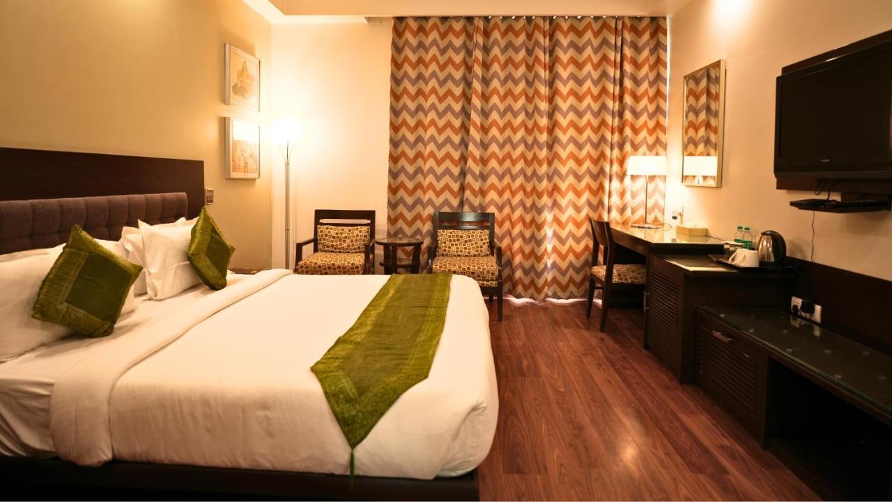 Amber Inn By Orion Hotels Nueva Delhi Exterior foto