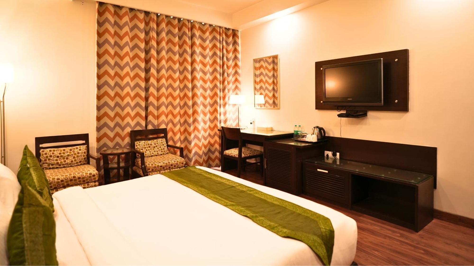 Amber Inn By Orion Hotels Nueva Delhi Exterior foto