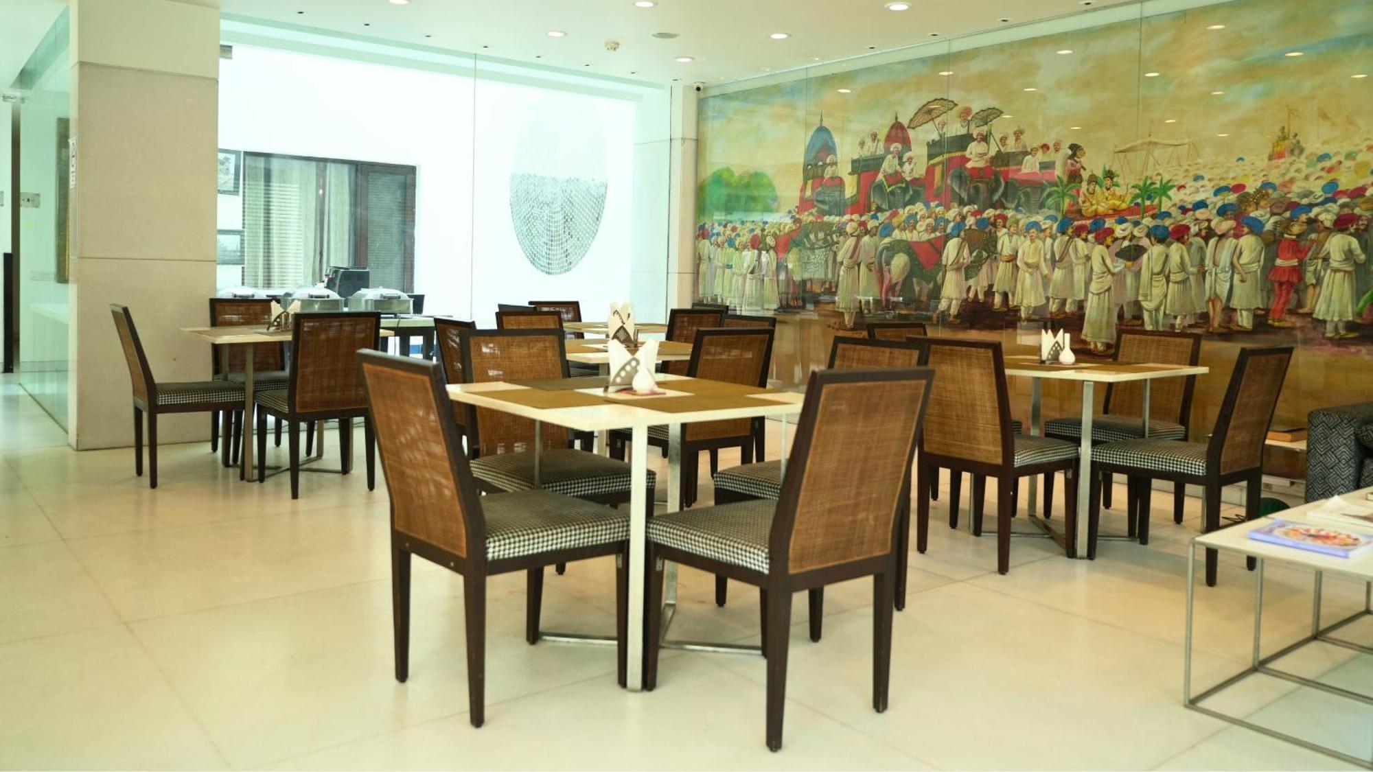 Amber Inn By Orion Hotels Nueva Delhi Exterior foto