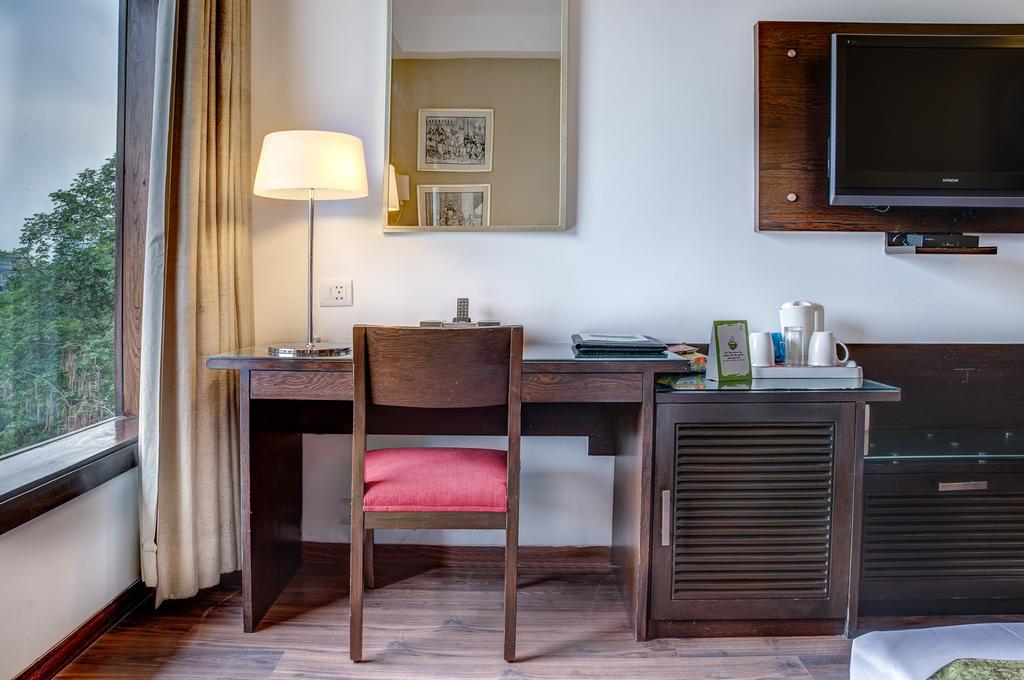 Amber Inn By Orion Hotels Nueva Delhi Exterior foto