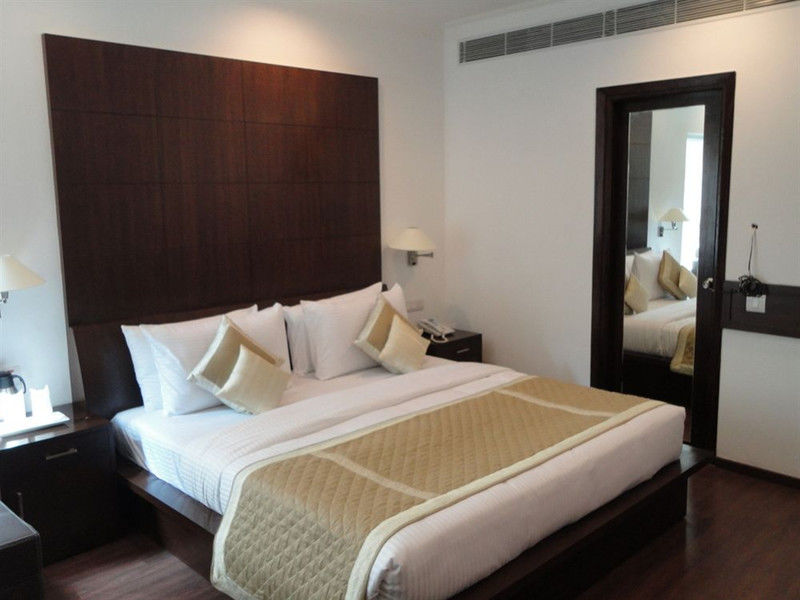 Amber Inn By Orion Hotels Nueva Delhi Exterior foto